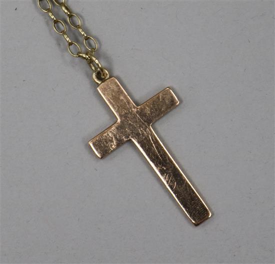 A 9ct gold cross pendant on 9ct gold chain, pendant 40mm.